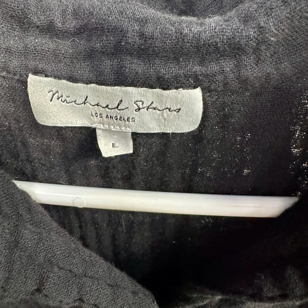 Black  Short-Sleeve Button-Up Shirt - Picture 4 of 6